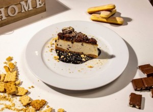 Cheesecake cu Oreo si glazura de caramel